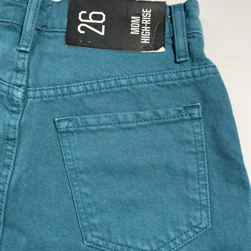 BDG Women’s Mom High Rise Shorts Size 26 Turquoise Blue Denim Rolled Cuff NEW - Picture 3 of 8